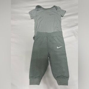 Nike Kids Light Green jogger set